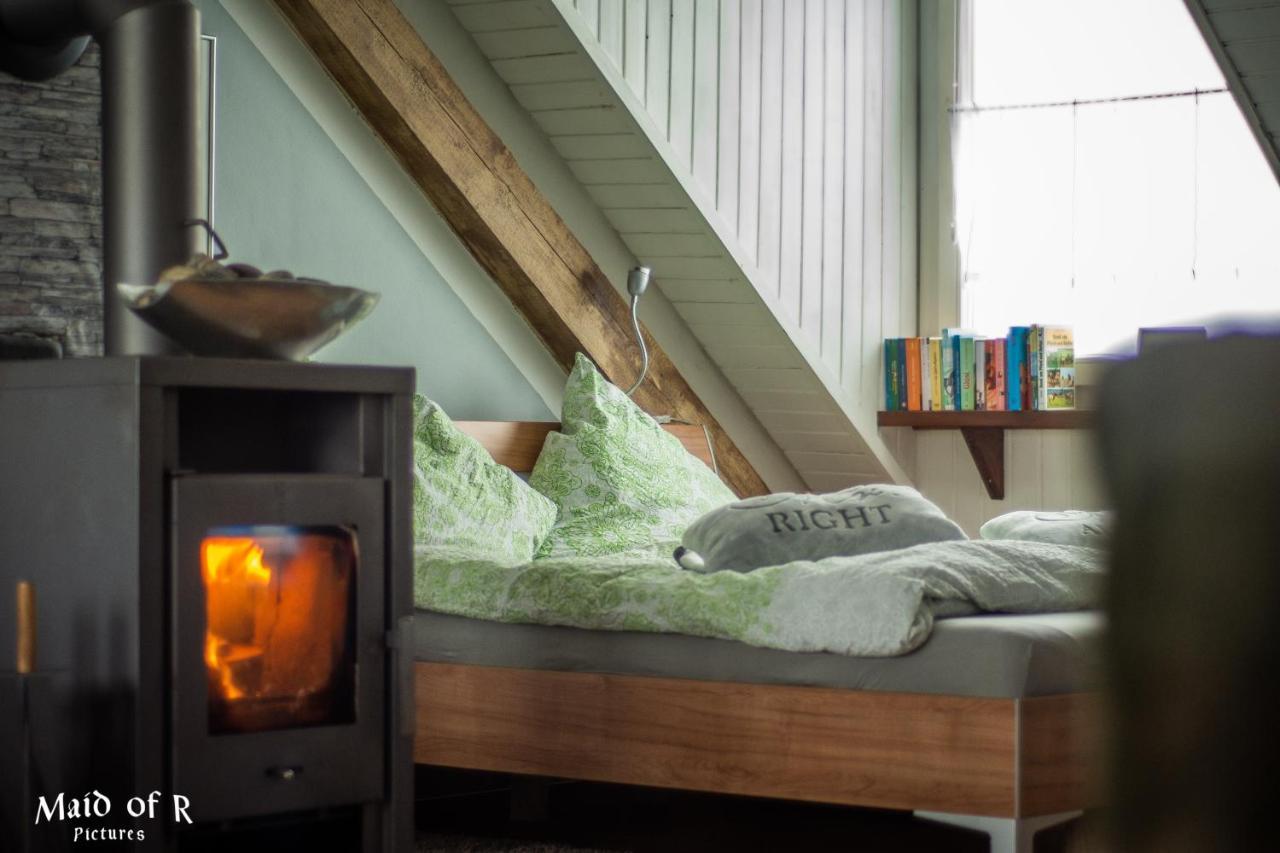 Hof Vierzehnender Im Hohen Venn - 70Qm Fachwerk-Studio - Grosses Wohn-Schlafzimmer Mit Dachterrasse Und Kaminofen - Separate Kueche - Perfekt Fuer Paare - Monschau - Eifel - Hunde Willkommen - Islandpferde Extérieur photo