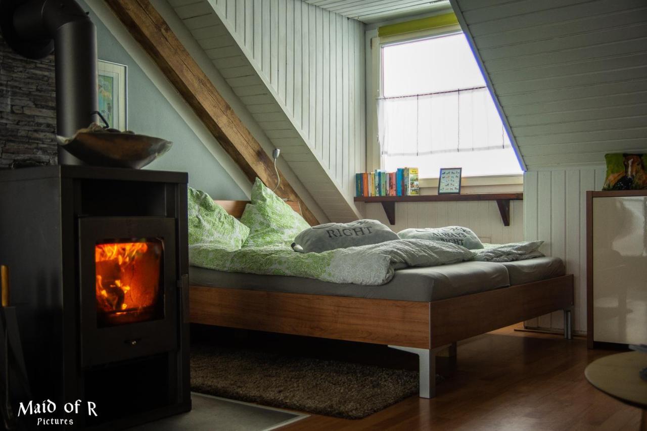 Hof Vierzehnender Im Hohen Venn - 70Qm Fachwerk-Studio - Grosses Wohn-Schlafzimmer Mit Dachterrasse Und Kaminofen - Separate Kueche - Perfekt Fuer Paare - Monschau - Eifel - Hunde Willkommen - Islandpferde Extérieur photo